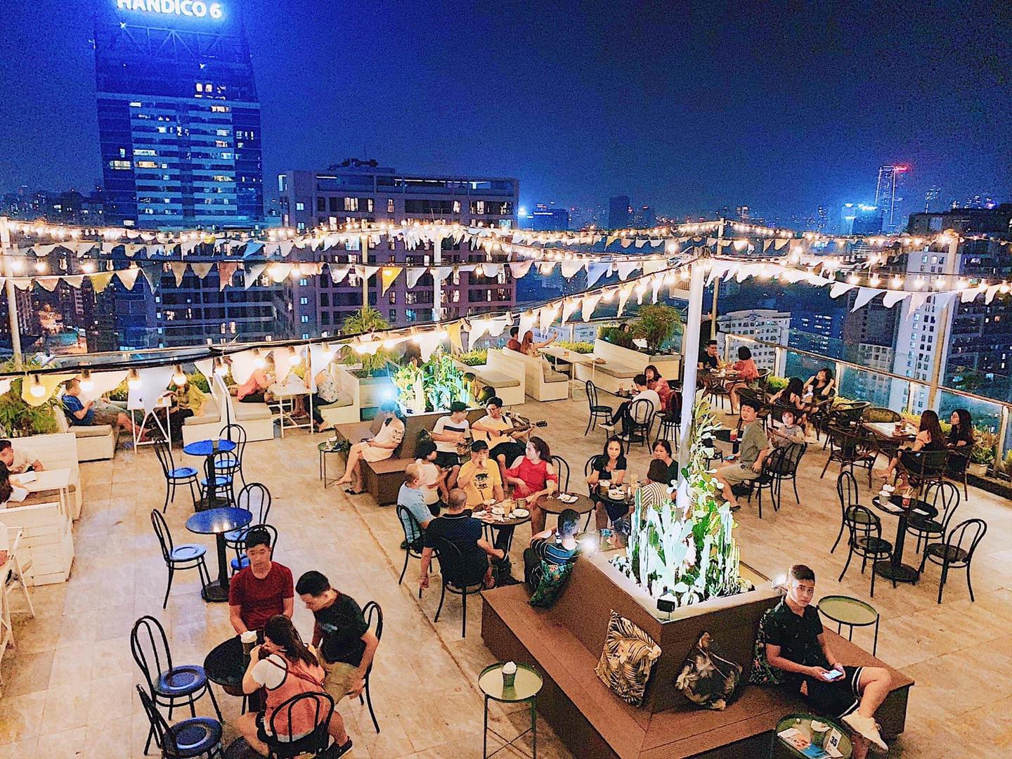 Trill Rooftop Cafe ha noi