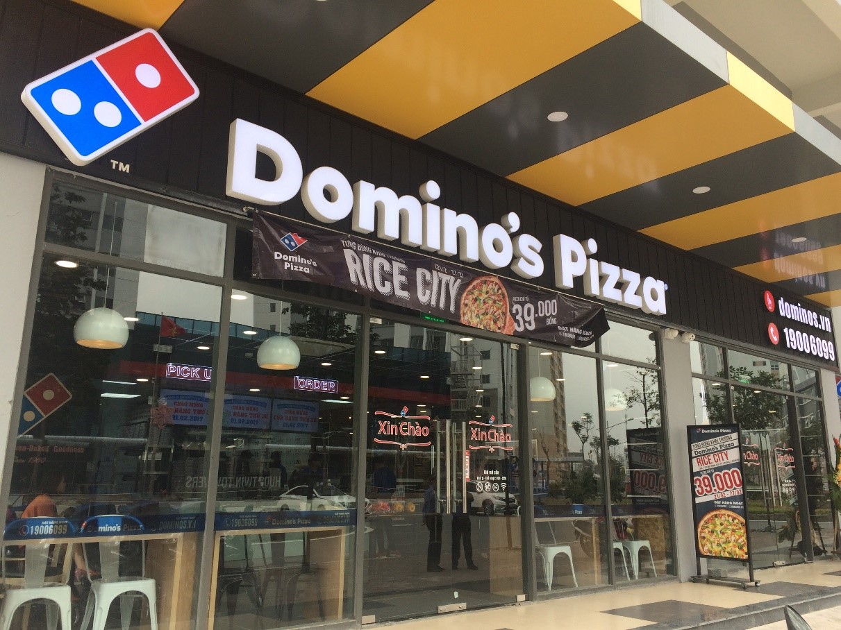 Khong gian pizza Domino