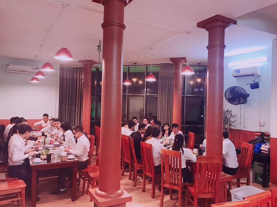 delizioso ristorante di capra ad Hanoi