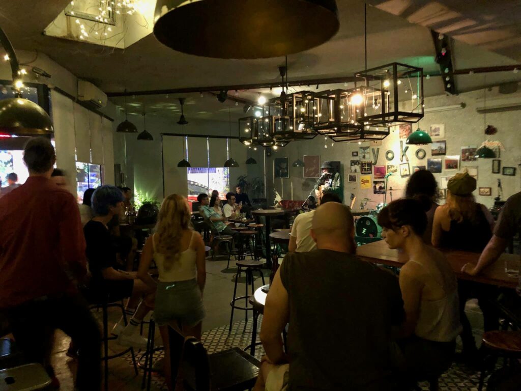 YOKO Cafe Acoustic Bar quan bar quan 3