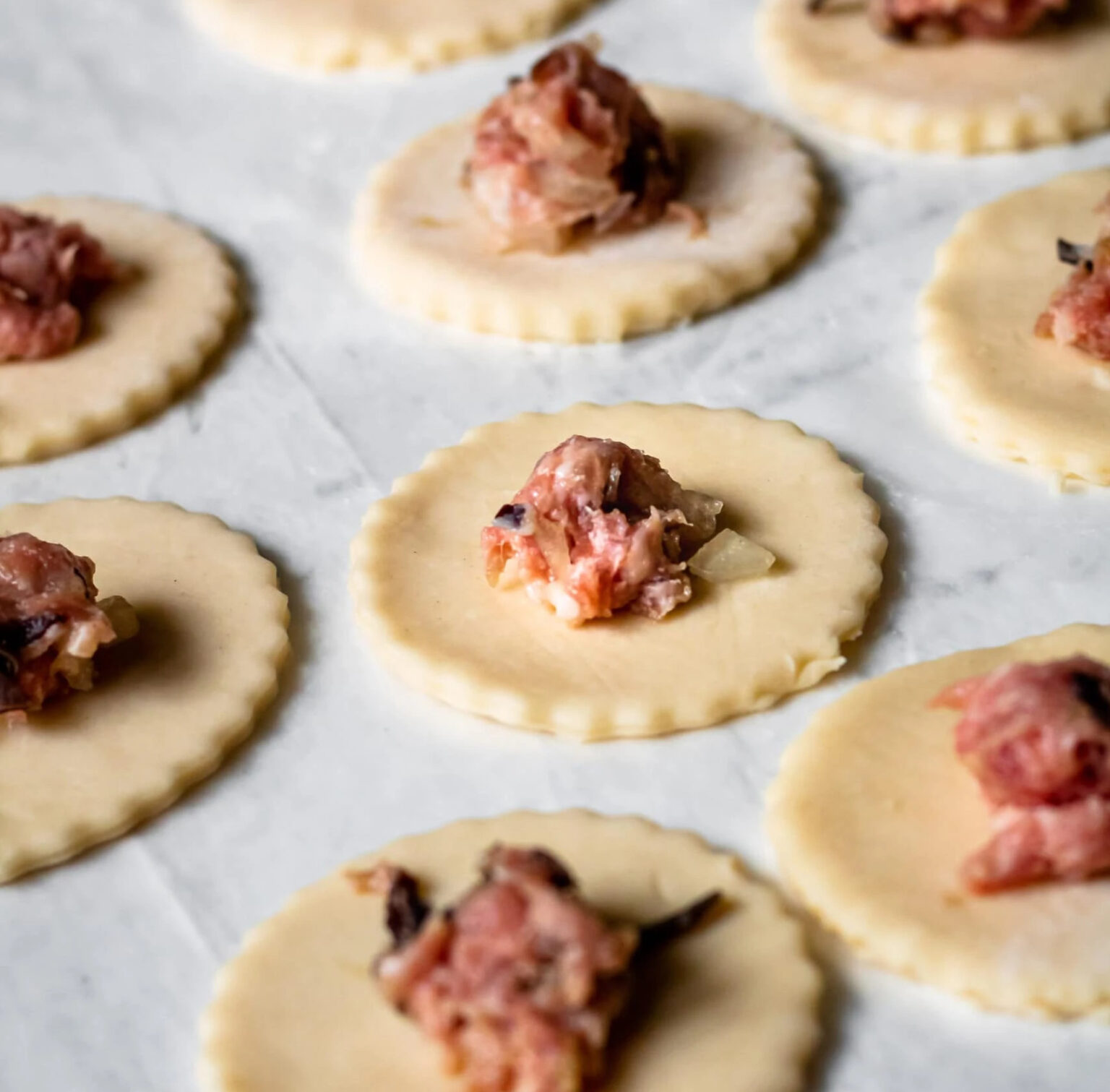 Cách làm bánh Pateso bằng nồi chiên không dầu Digifood