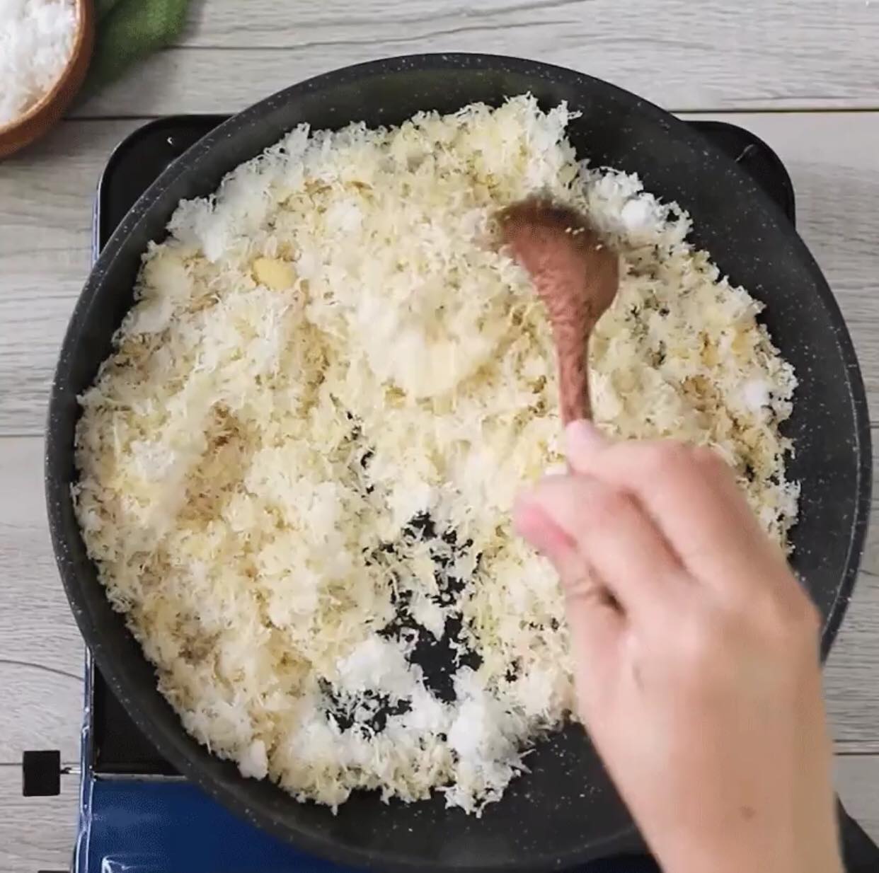 cách làm bánh ít trần nhân đậu xanh đơn giản 