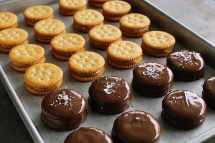 3 cách làm bánh phủ socola bóng bảy đẹp mắt - Digifood
