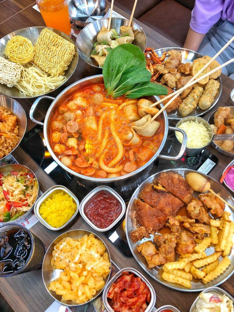Chấm điểm 5 quán buffet tokbokki Hà Nội chỉ từ 129k - Digifood