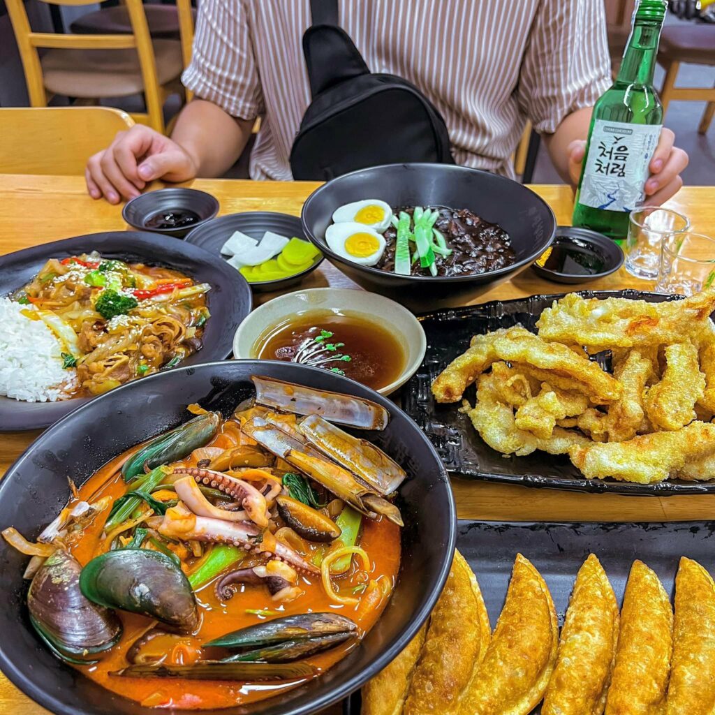 Review 10 quán ăn Hàn Quốc quận 7 cực đắt khách – Bánh Mì Hàng Xanh
